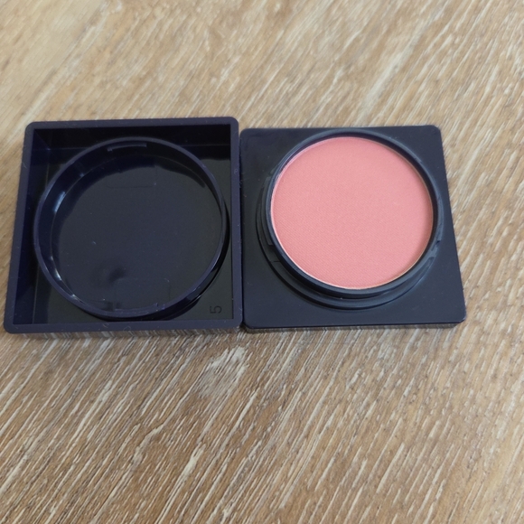 ESTEE LAUDER Blush All Day Nautral Cheek Color 04 PINK CLOUD .14 oz Vtg Old Stk - Picture 1 of 4